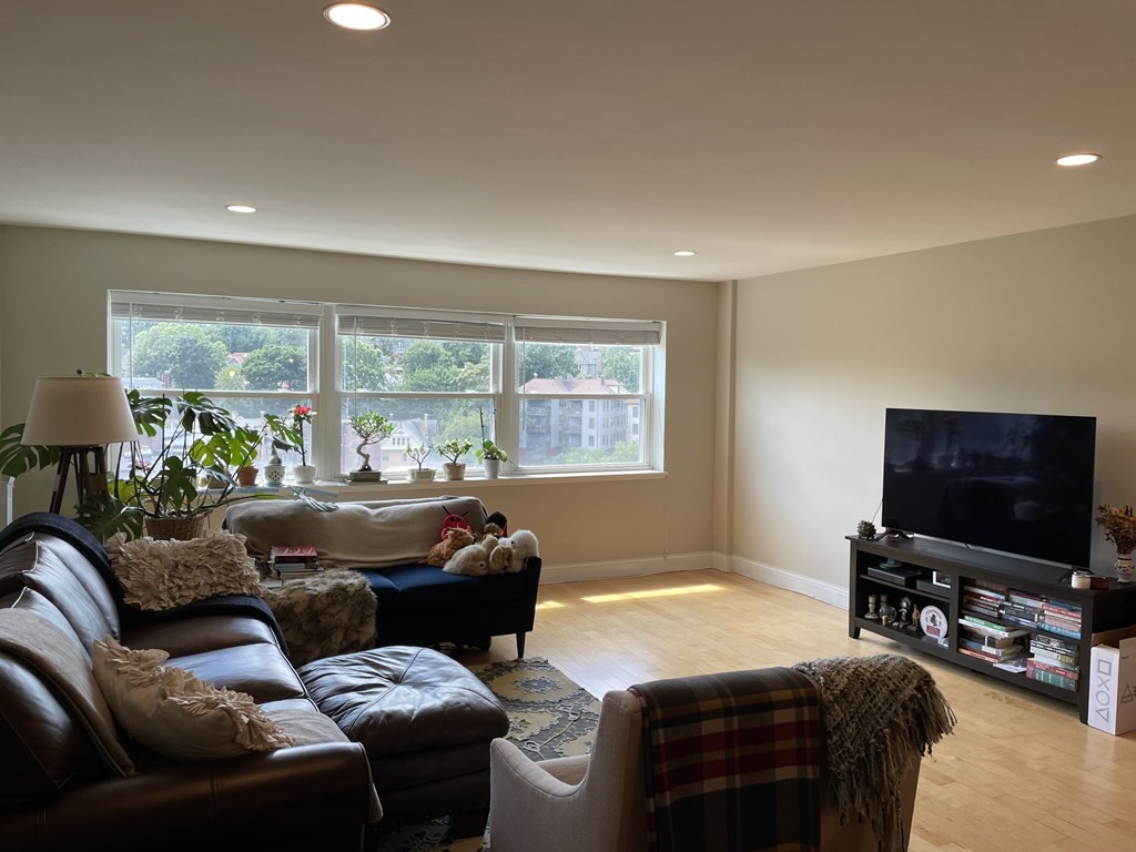 1600 Beacon Street # 810