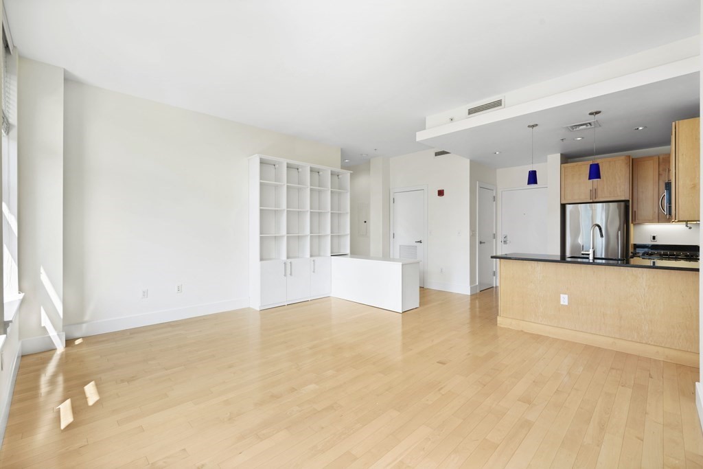 70 Lincoln Street # 416