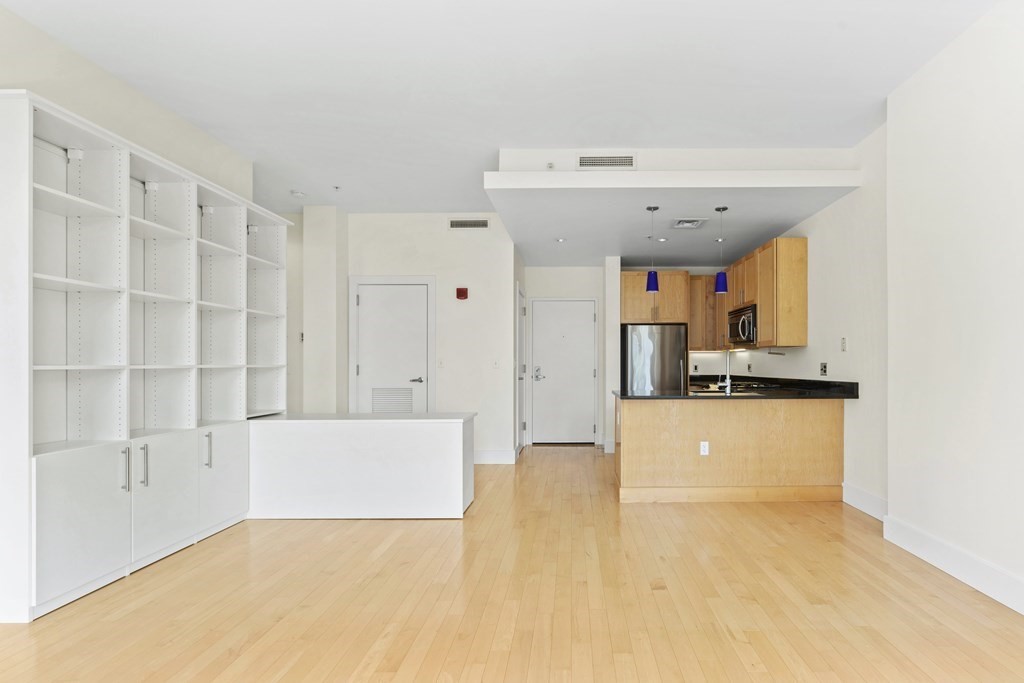 70 Lincoln Street # 416