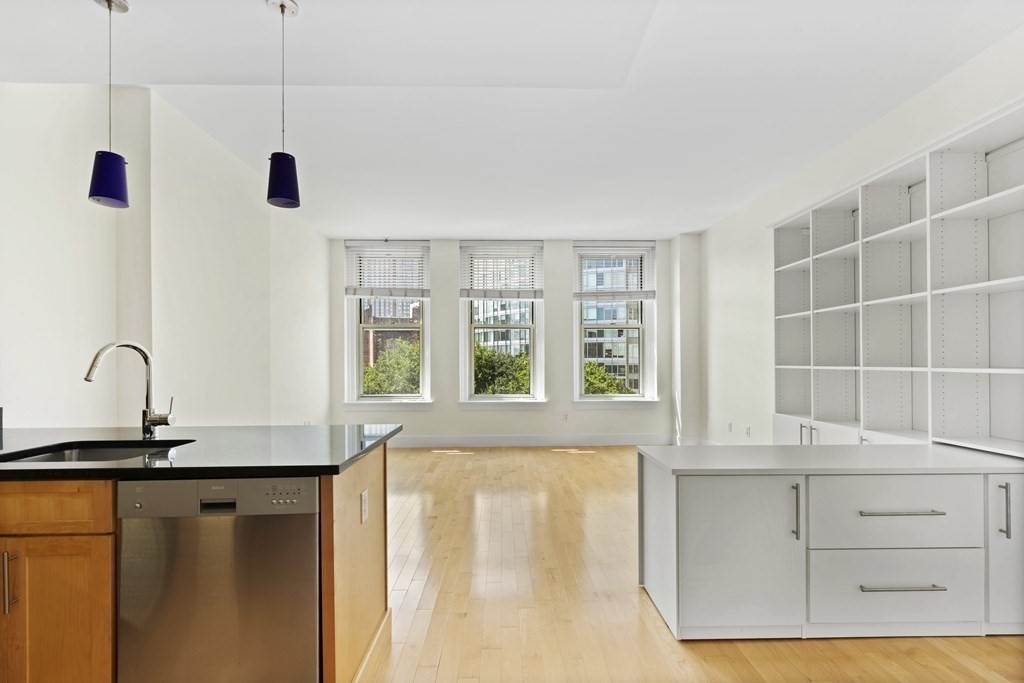 70 Lincoln Street # 416