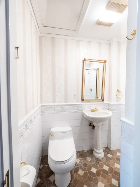 218 Commonwealth Avenue # 2