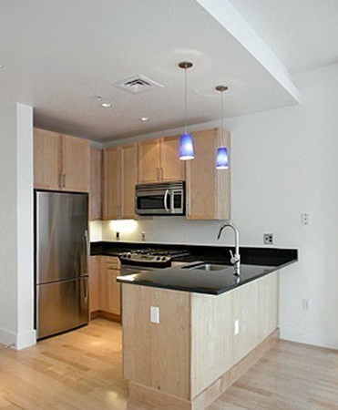 70 Lincoln Street # 516