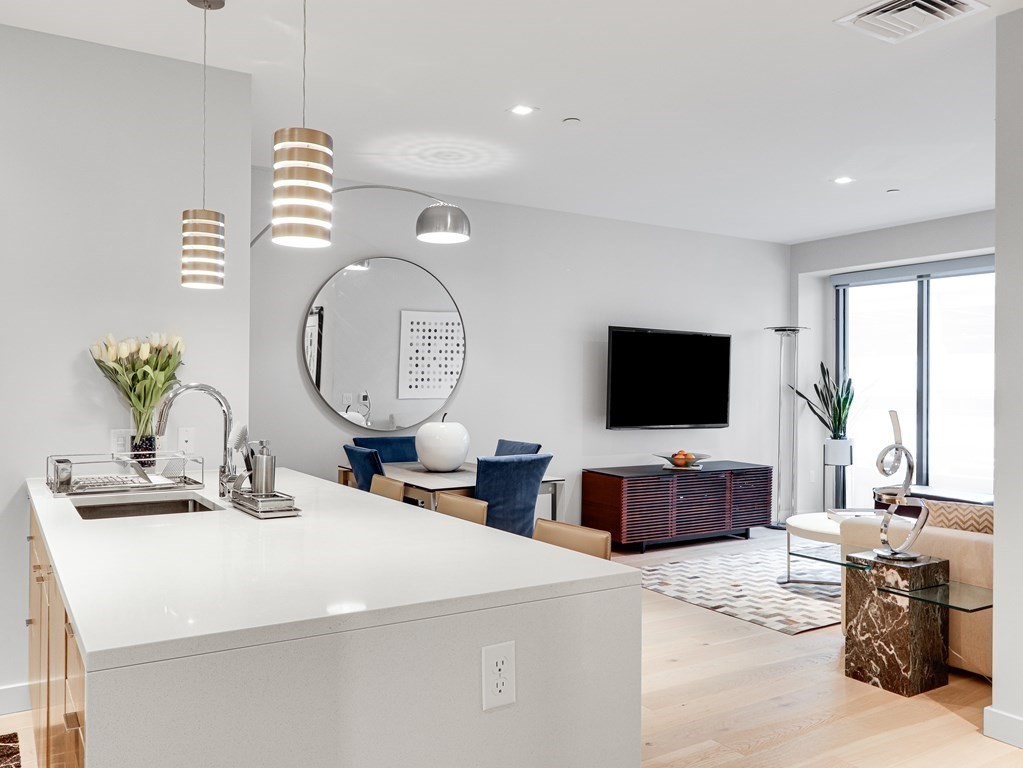 375 Canal Street # 601