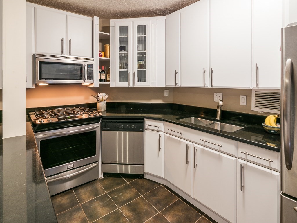 65 East India Row # 5C