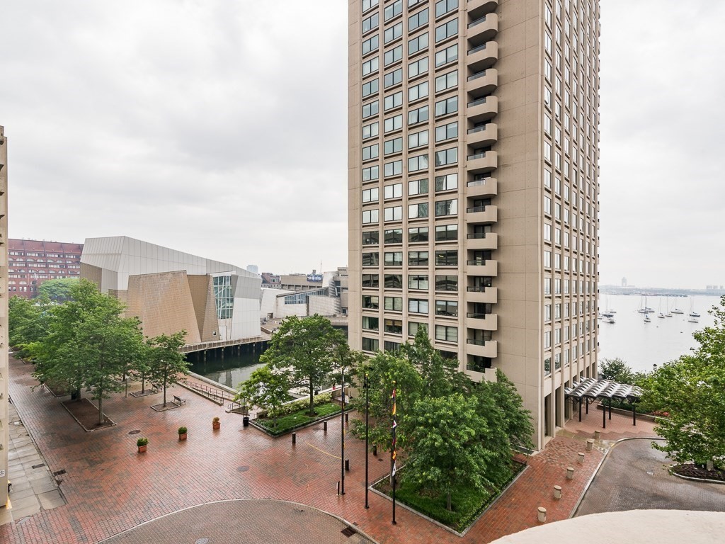 65 East India Row # 5C