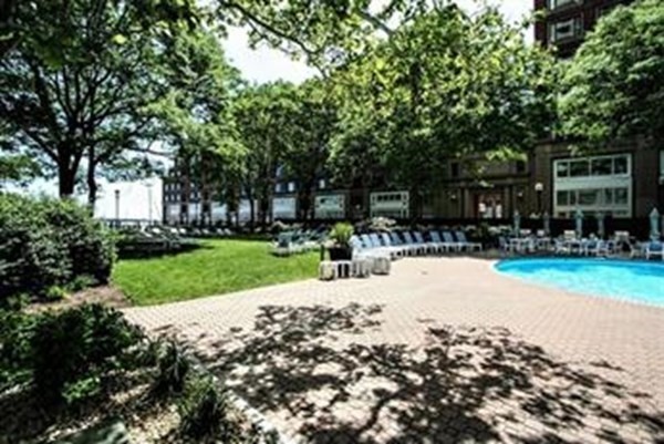 65 East India Row # 5C