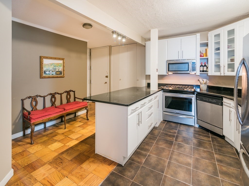 65 East India Row # 5C