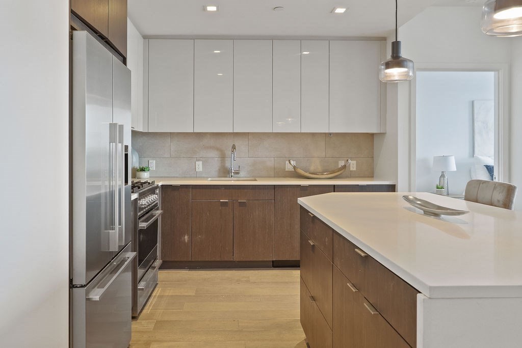 375 Canal Street # 811