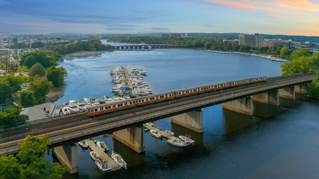 375 Canal Street # 811