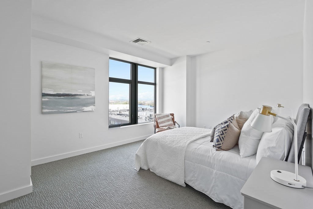 375 Canal Street # 811