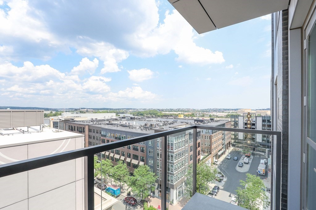 375 Canal Street # 811