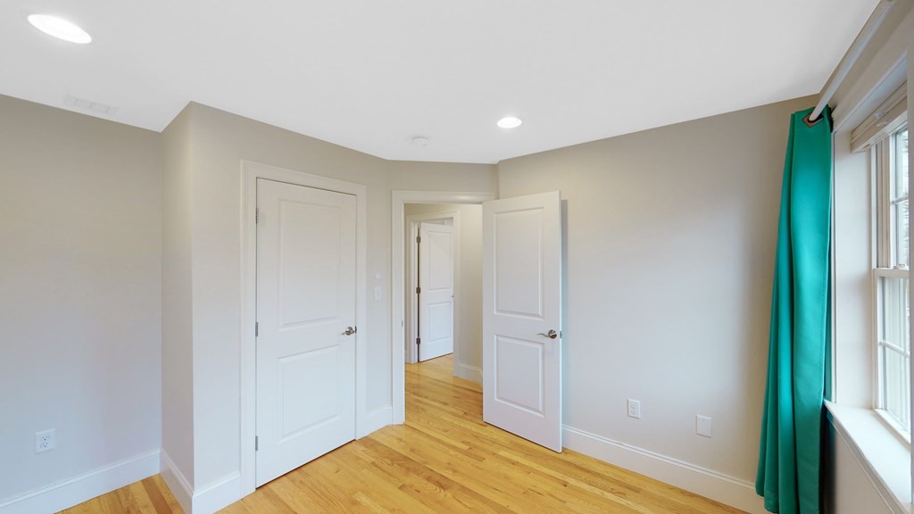 25 Hearn St. Unit: TH