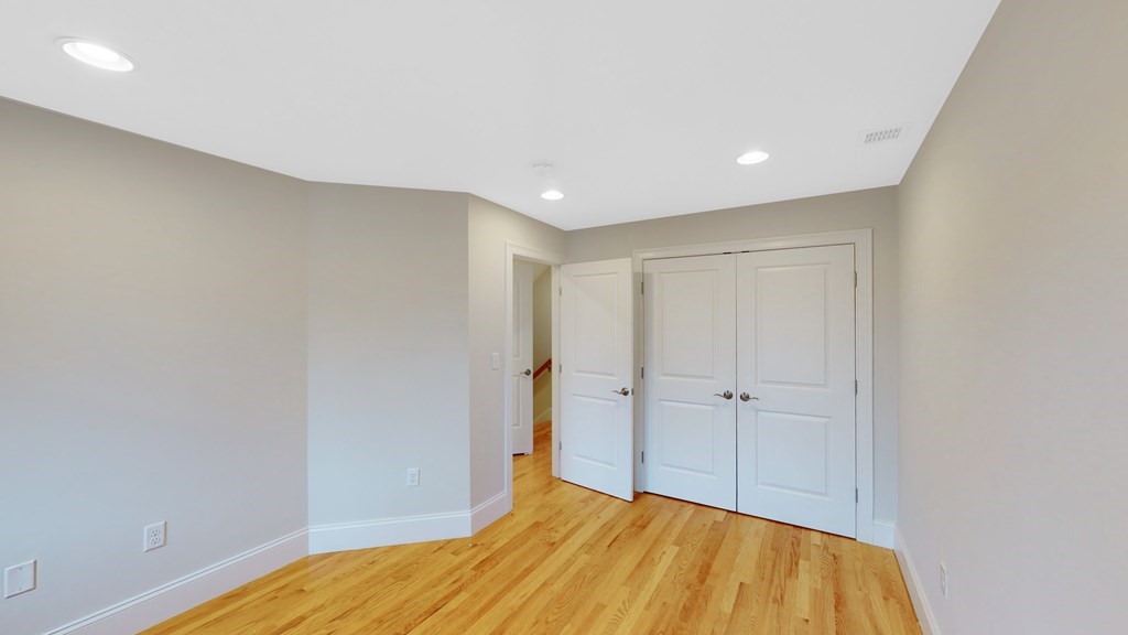 25 Hearn St. Unit: TH