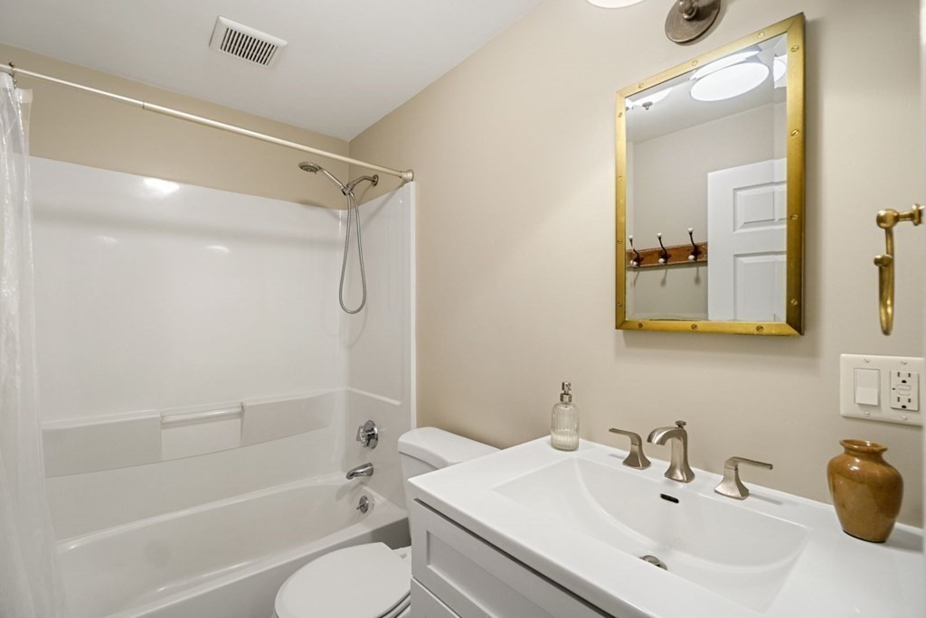 124 Paul Revere Rd # 2