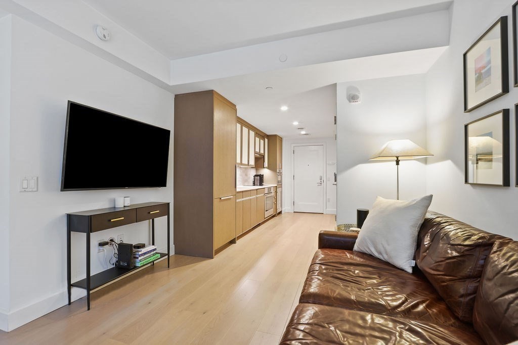 100 Lovejoy Wharf # 5Q