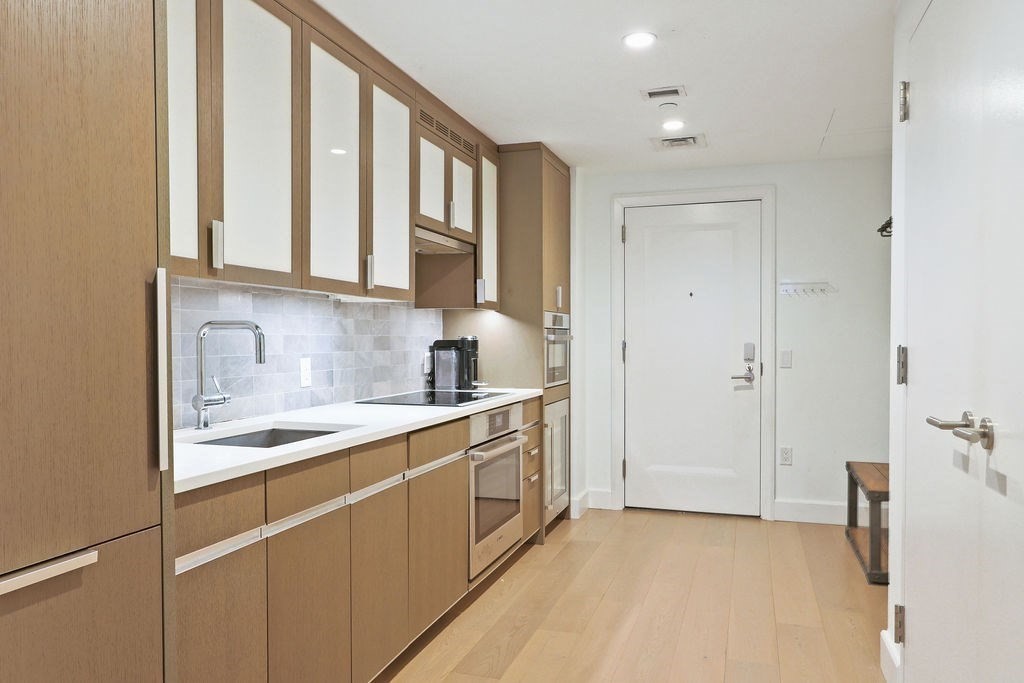 100 Lovejoy Wharf # 5Q