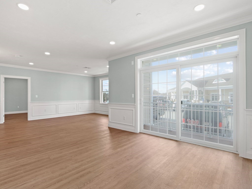 320 Middlesex Ave # A102