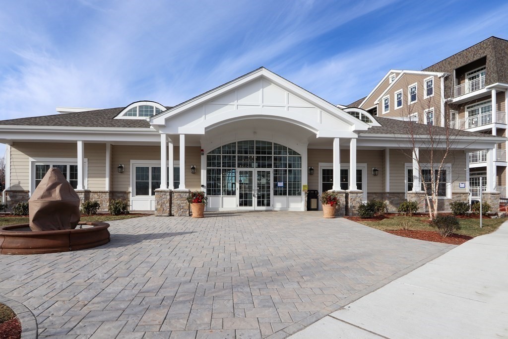 320 Middlesex Ave # A102