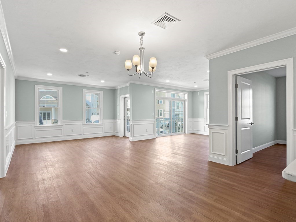 320 Middlesex Ave # A102