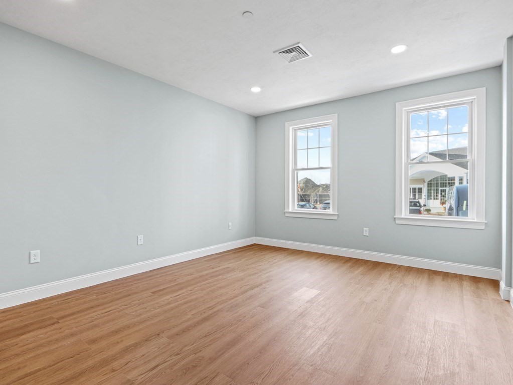 320 Middlesex Ave # A102