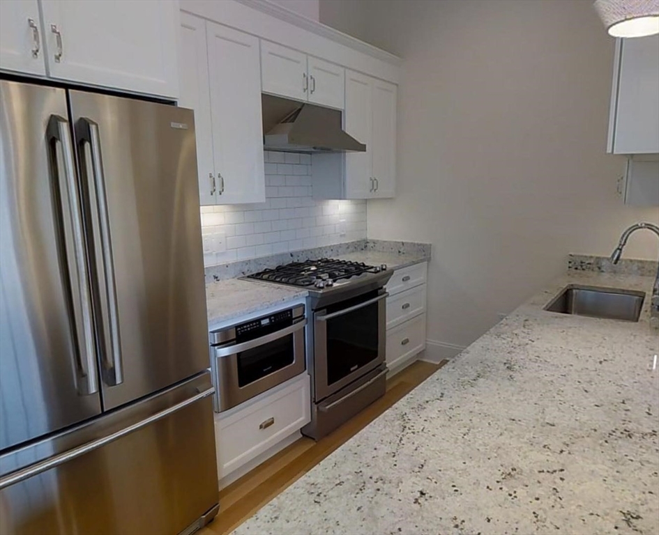 380 Bunker Hill # 115