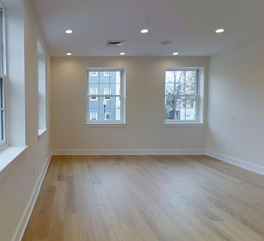 380 Bunker Hill # 115