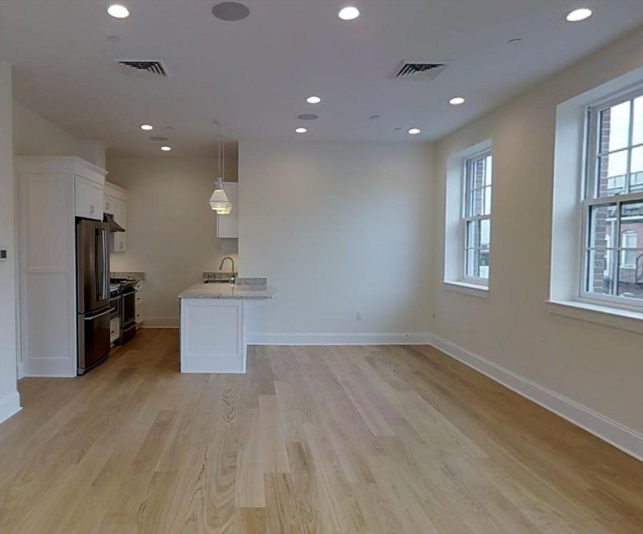 380 Bunker Hill # 115