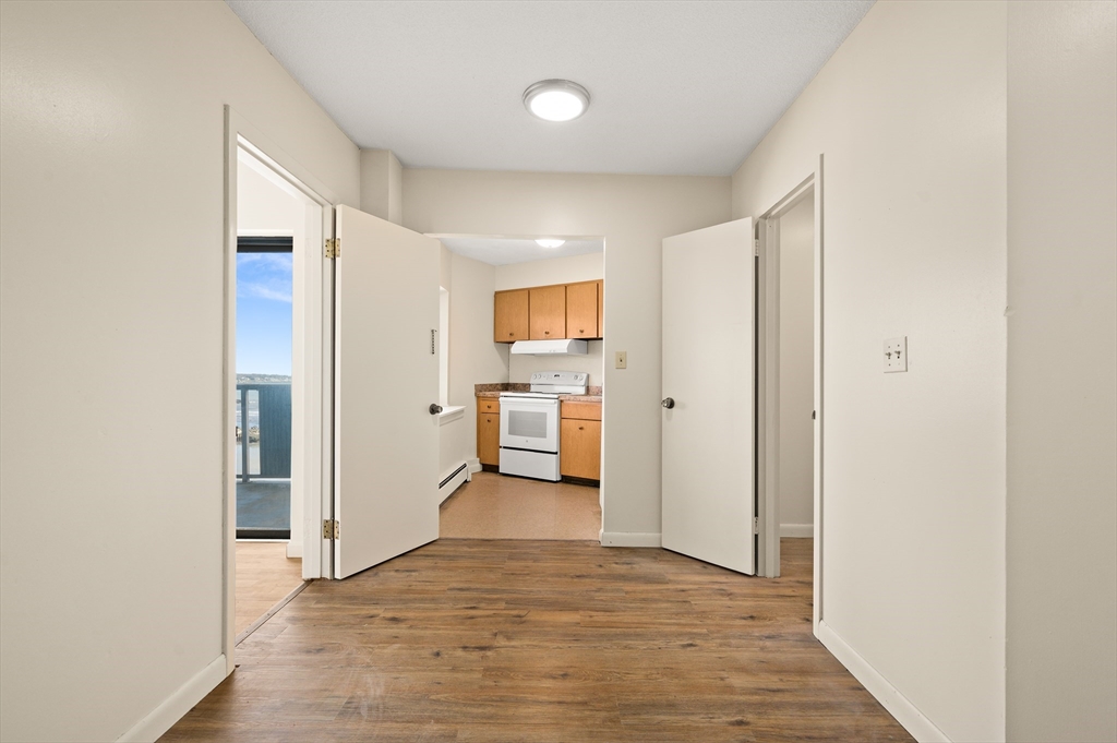 300 Lynn Shore Drive Unit: 812