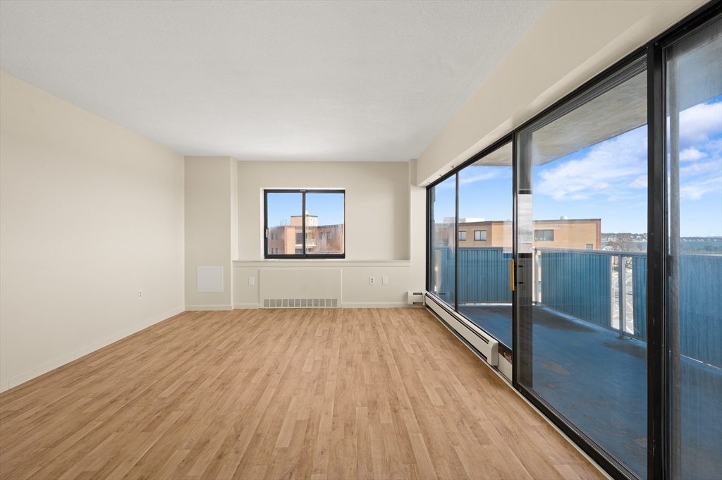 300 Lynn Shore Drive Unit: 812