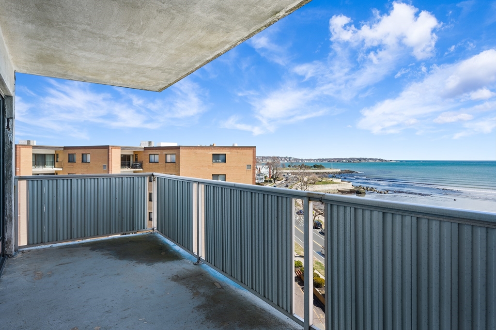 300 Lynn Shore Drive Unit: 812