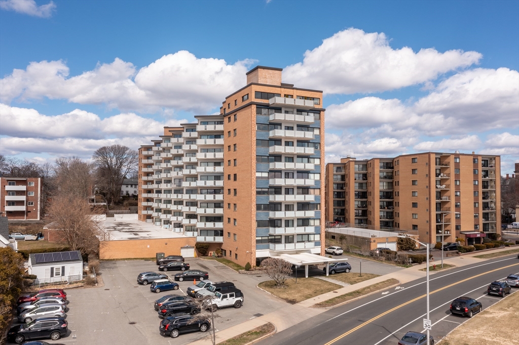 300 Lynn Shore Drive Unit: 812