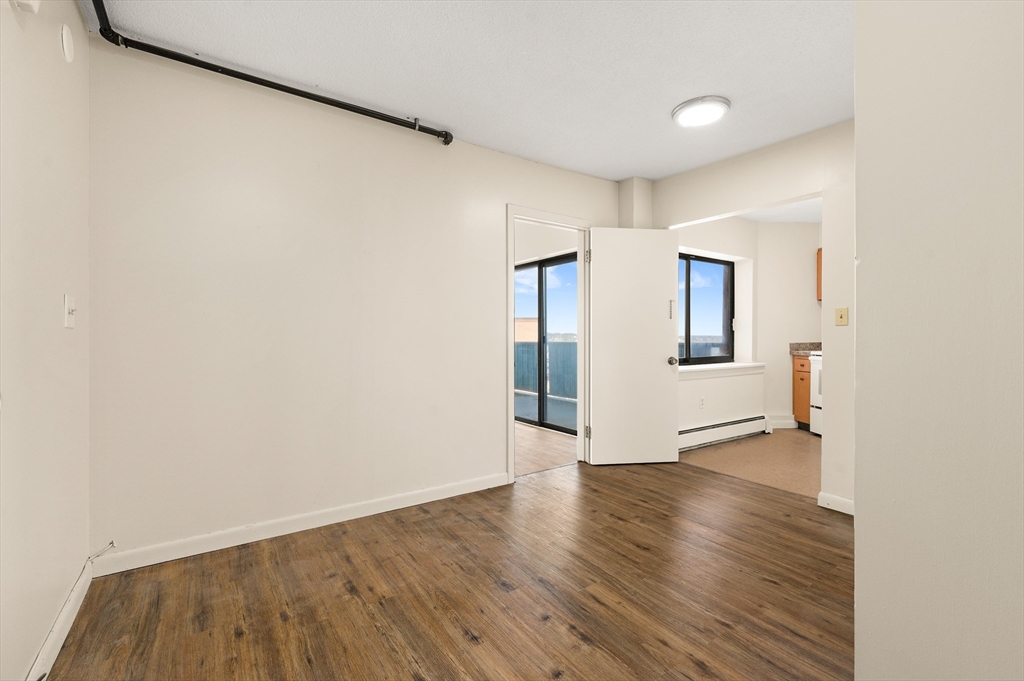 300 Lynn Shore Drive Unit: 812