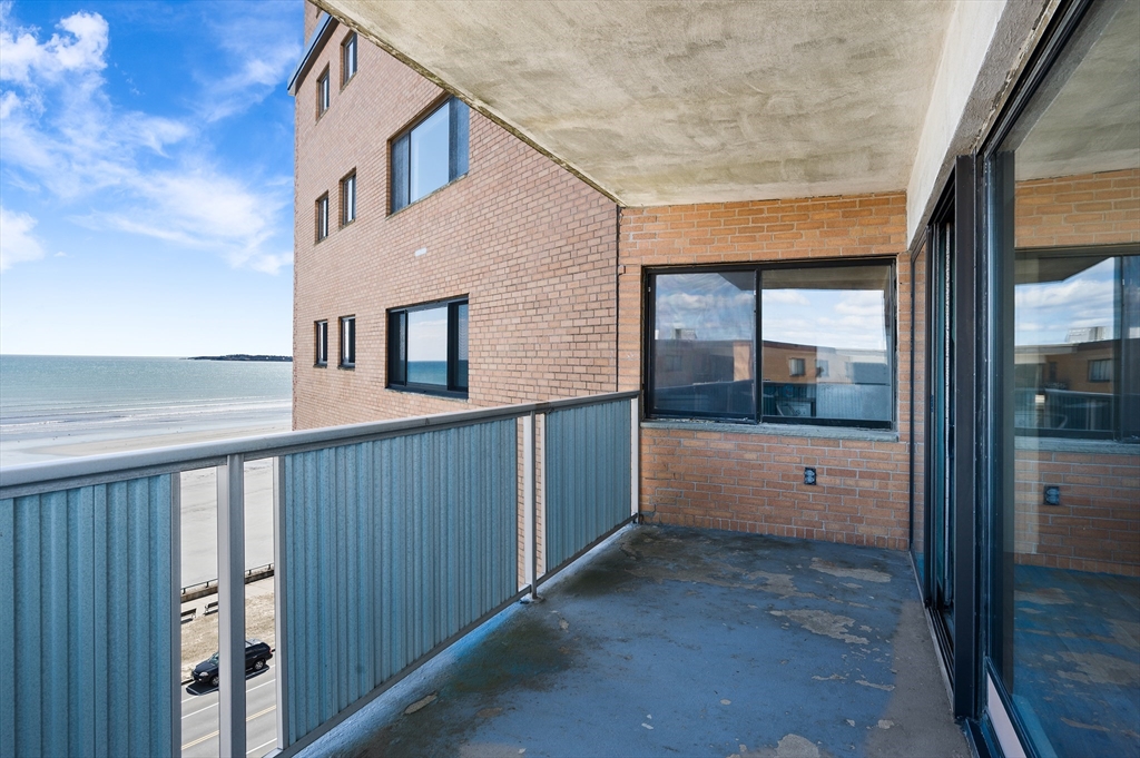 300 Lynn Shore Drive Unit: 812