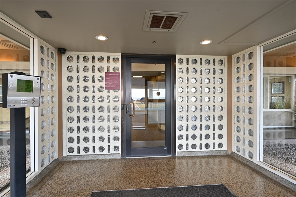 300 Lynn Shore Drive Unit: 812