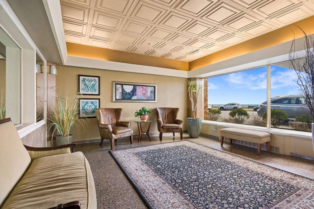 300 Lynn Shore Drive Unit: 812