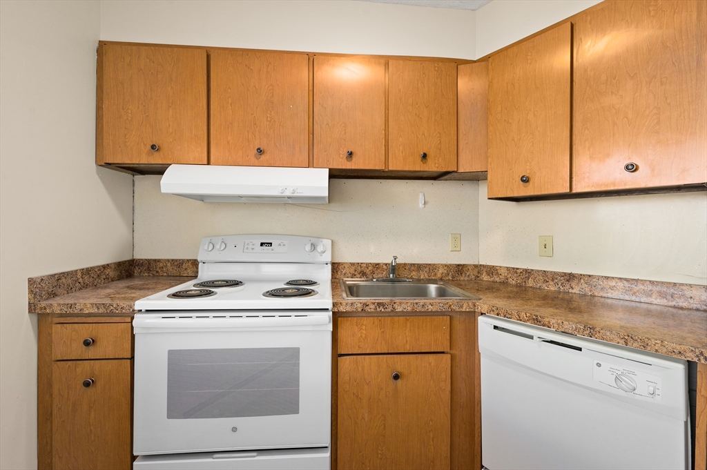 300 Lynn Shore Drive Unit: 812