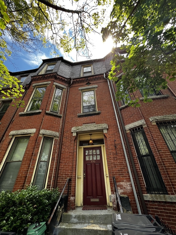 106 Magazine Street # 3