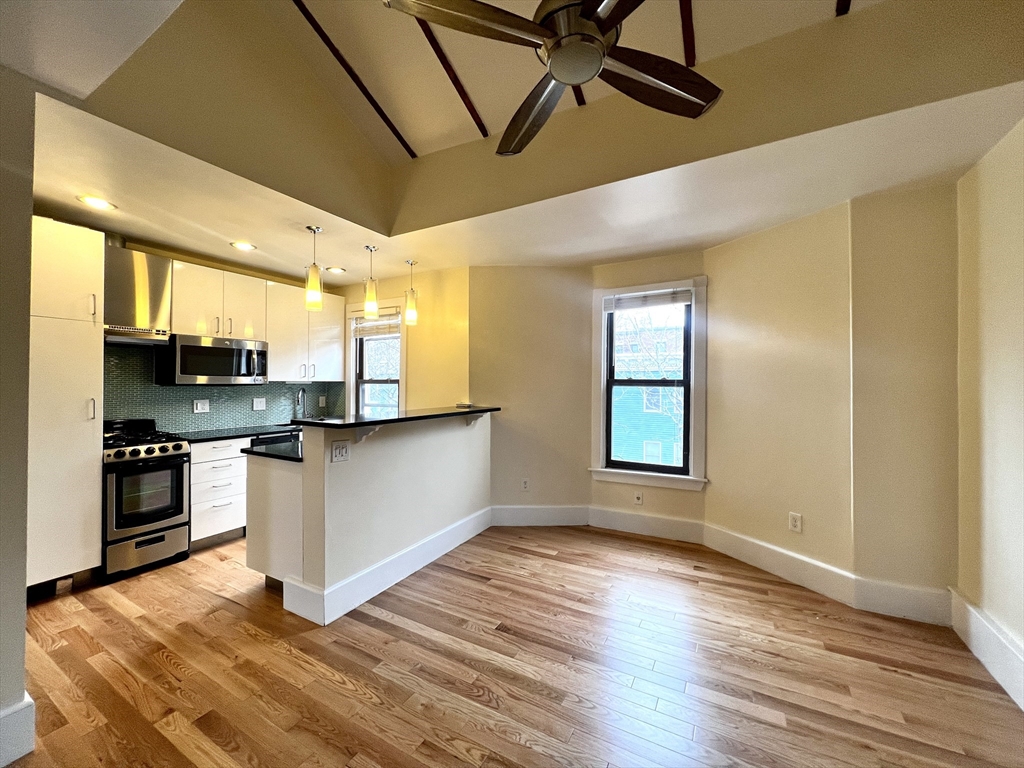 106 Magazine Street # 3