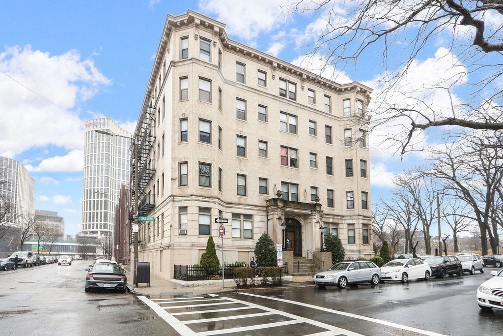 50 Charlesgate East # 189