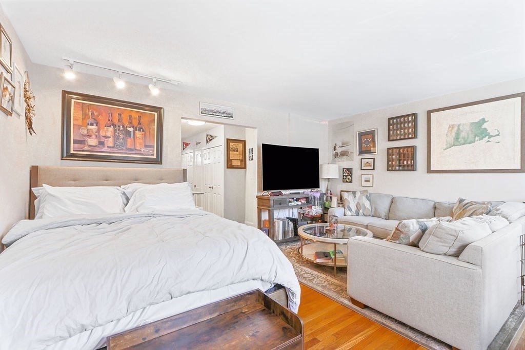 146 Beaconsfield Rd. # T2