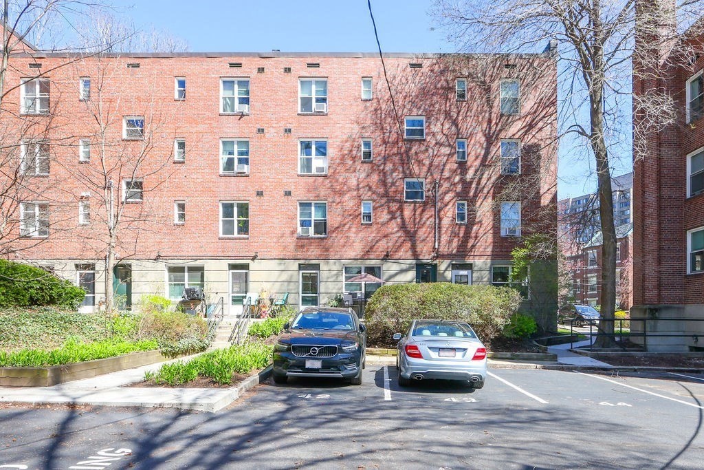 146 Beaconsfield Rd. # T2