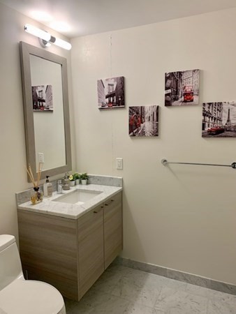 1 Franklin St # 2807