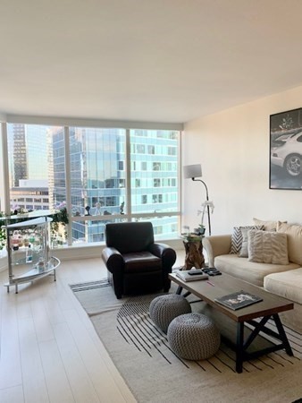 1 Franklin St # 2807