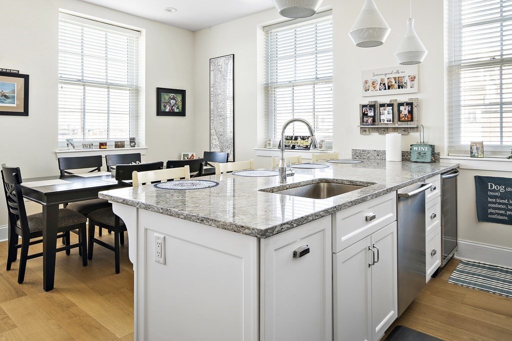 380 Bunker Hill St # 213