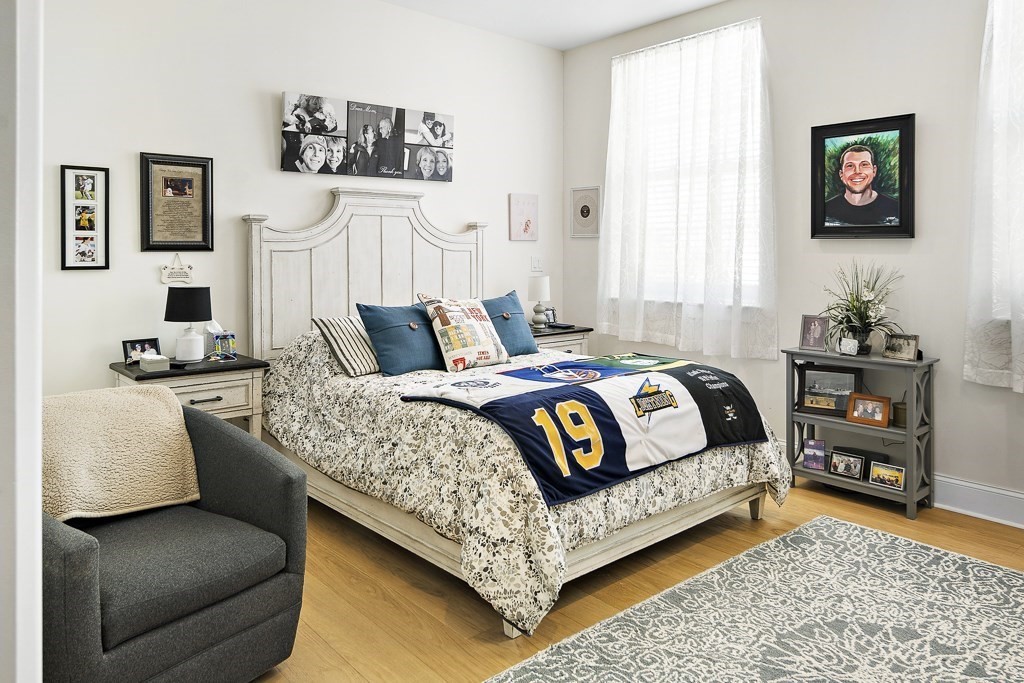 380 Bunker Hill St # 213