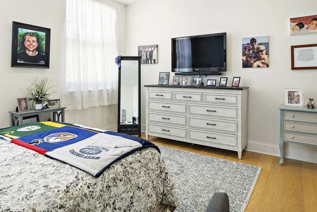 380 Bunker Hill St # 213