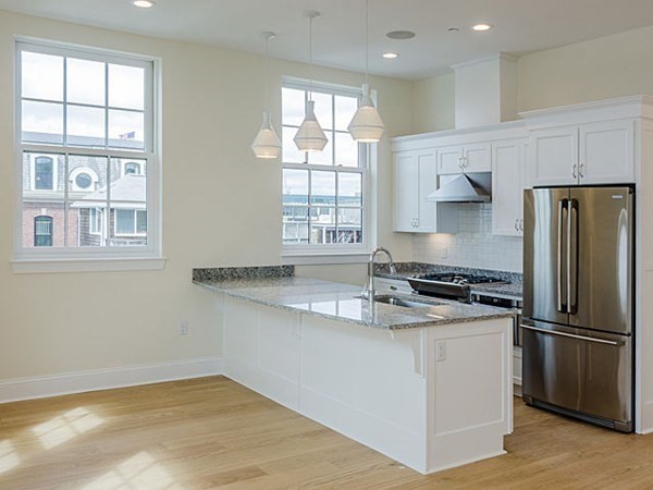 380 Bunker Hill St # 213