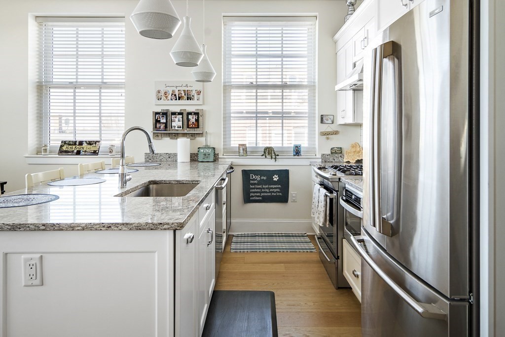 380 Bunker Hill St # 213