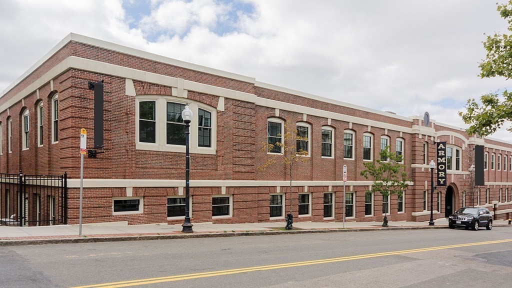 380 Bunker Hill St # 213