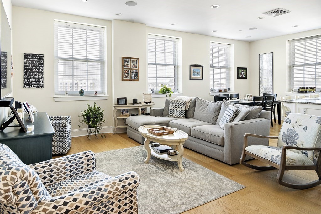 380 Bunker Hill St # 213